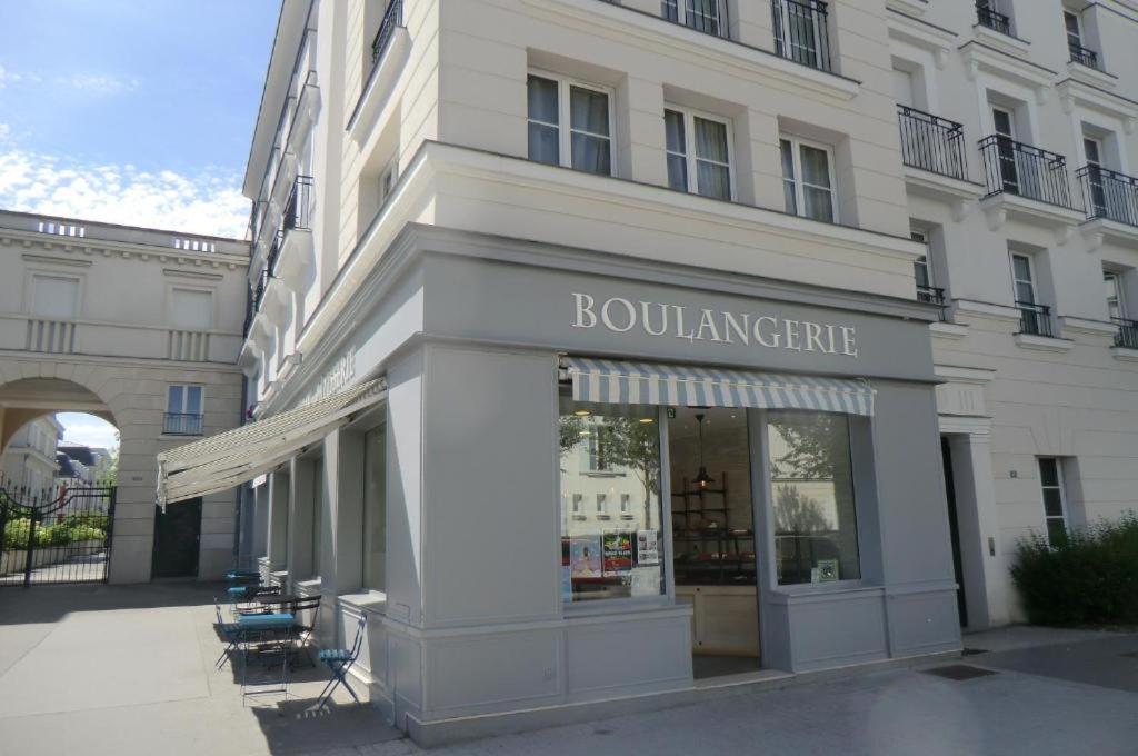 Le Regence, Terrasse, Serris Disney Εξωτερικό φωτογραφία